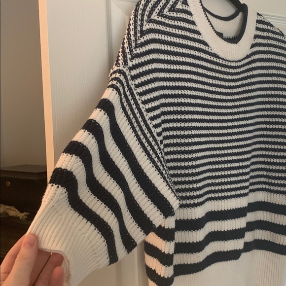 Ann Taylor Navy and Cream Knit Sweater - Picture 3 of 4
